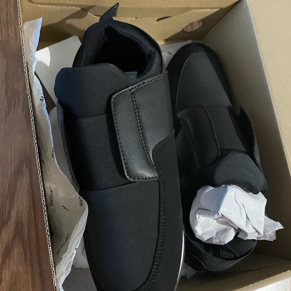 BNIB Matt and Nat Tess Vegan Shoes - Women's
Size 11 US